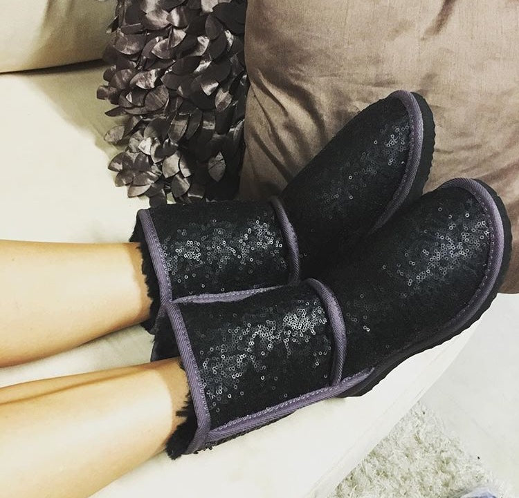 Short Glitter Matte Black & Raisin